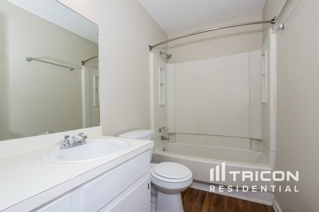 Building Photo - 516 Kenton Dr