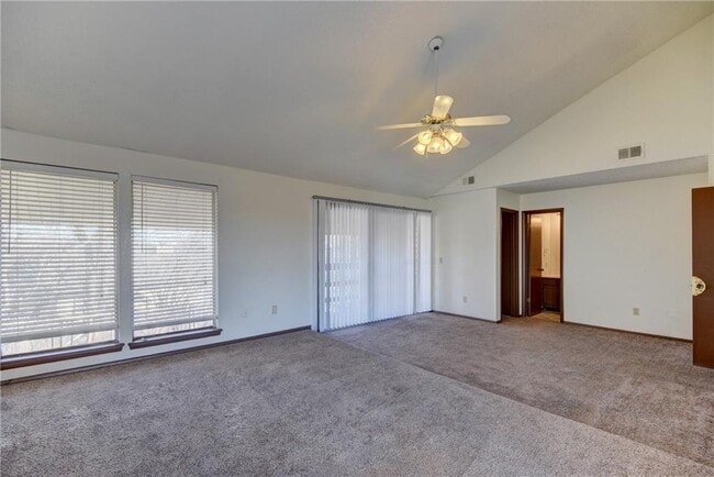 Building Photo - 3 Bedroom/2Bath/2Car Duplex- 2 Car Garage-1.5 from Chilsholm Creek