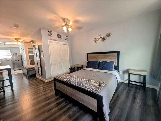 Building Photo - 1446 Ocean Dr