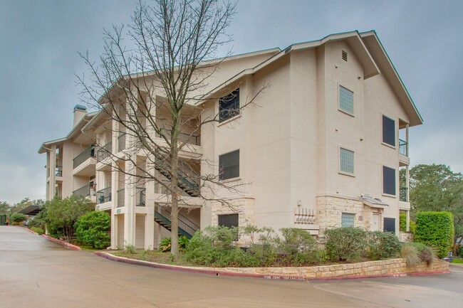Building Photo - 2209 Hancock Dr