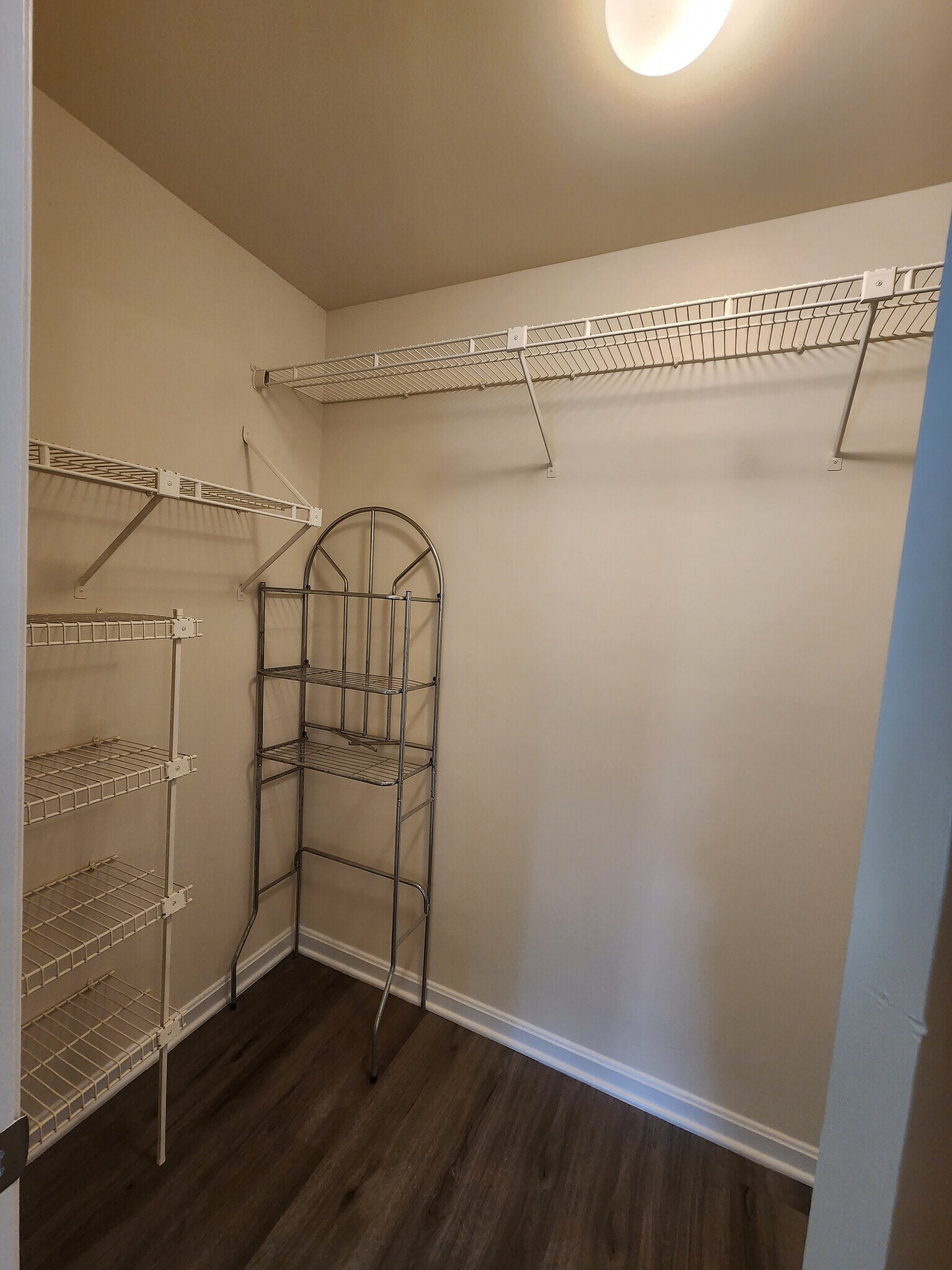 Building Photo - 18336 Streamside Dr
