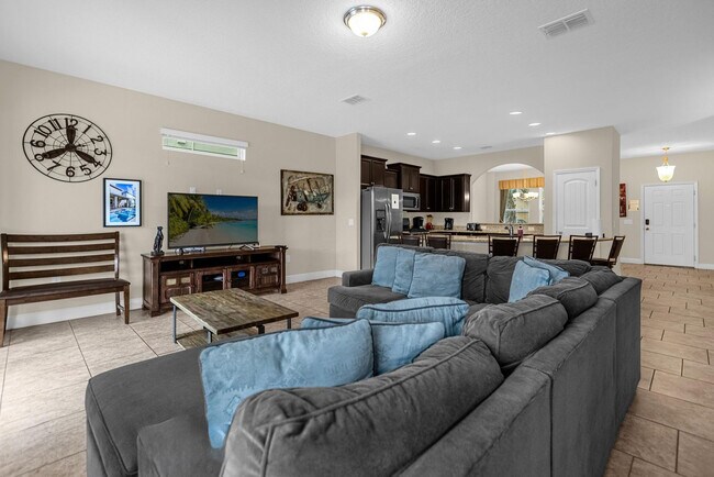 Building Photo - 5259 Wildwood Wy