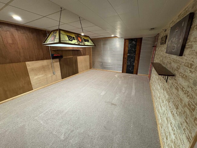 Building Photo - 9 Adkins Ct