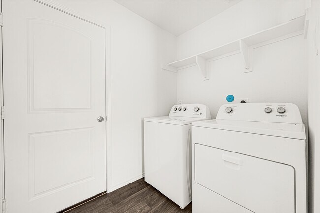 Building Photo - 2334 Spruce Clf Ln