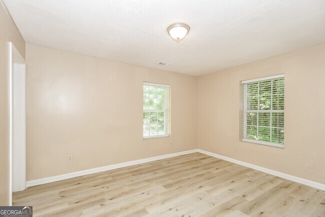 Building Photo - 571 Cardell Cir SE