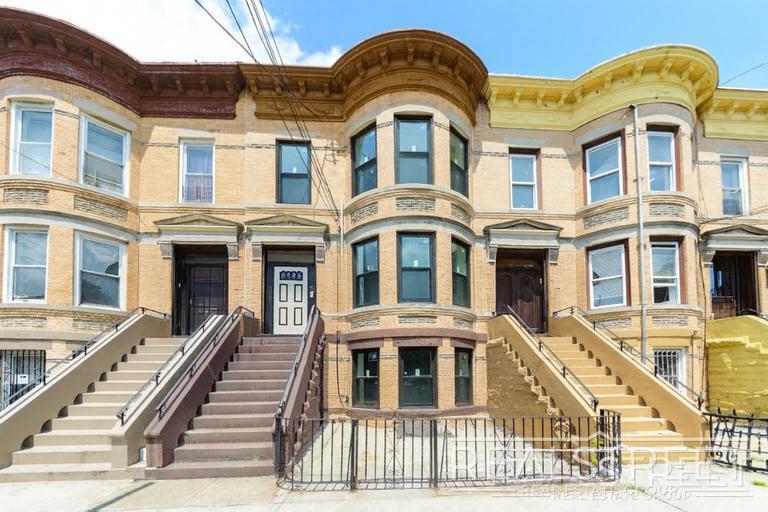 Building Photo - Brand New 3 Bed 2 Bath Parlor Floor in Rid...