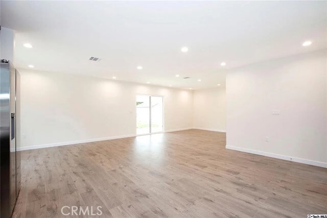 Building Photo - 10424 Woodley Ave