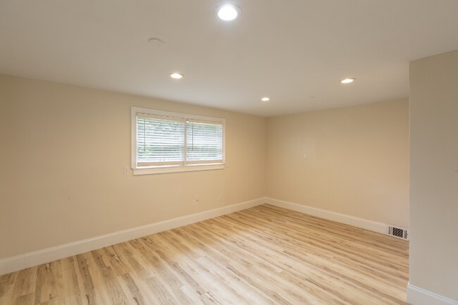 Building Photo - 11439 Scotland Ln