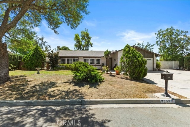 Building Photo - 8557 Saddle Creek Dr