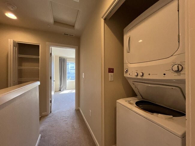 Building Photo - Spacious Bull Mountain Townhome Featuring Two Ensuite Bedrooms, Attached Garage & Modern Finishes &