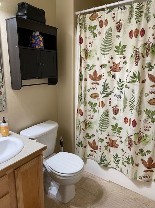 Building Photo - Cute Home in SW Bend