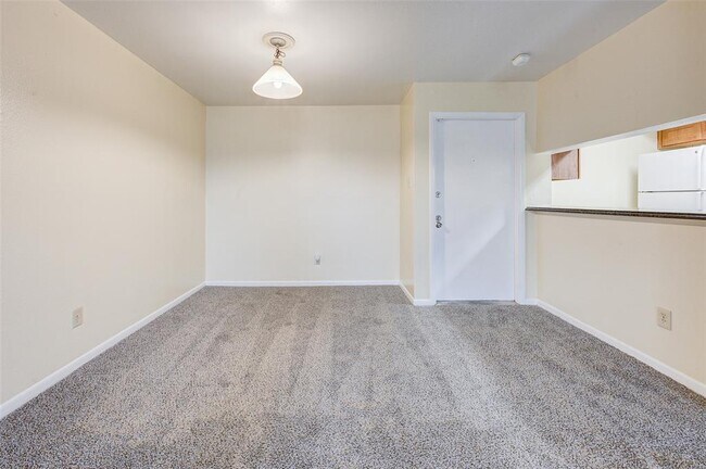 Building Photo - 8433 Hearth Dr