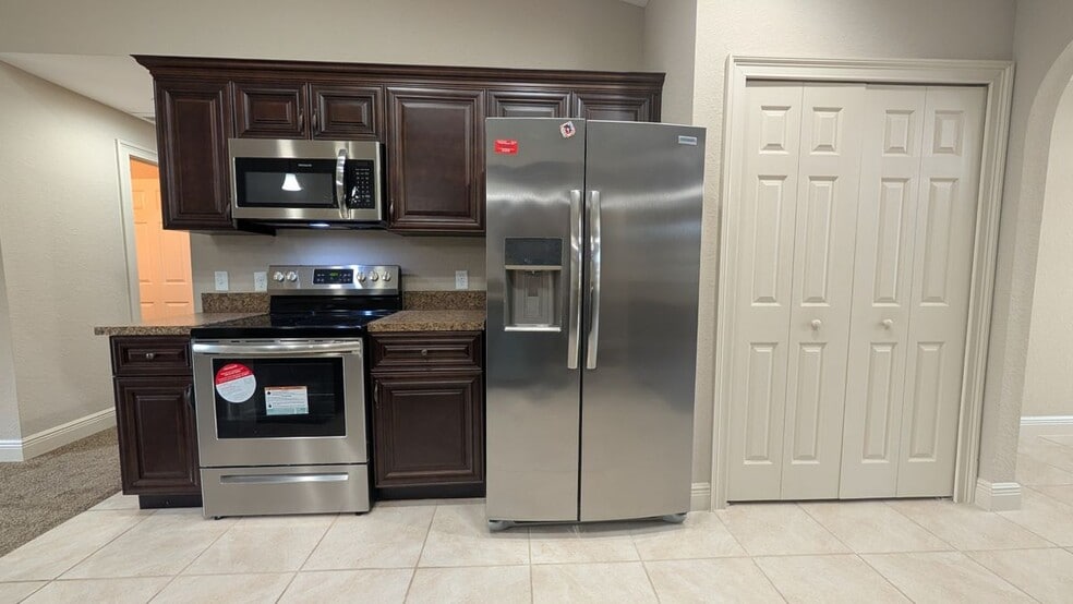 Building Photo - 8802 SW 135th Pl