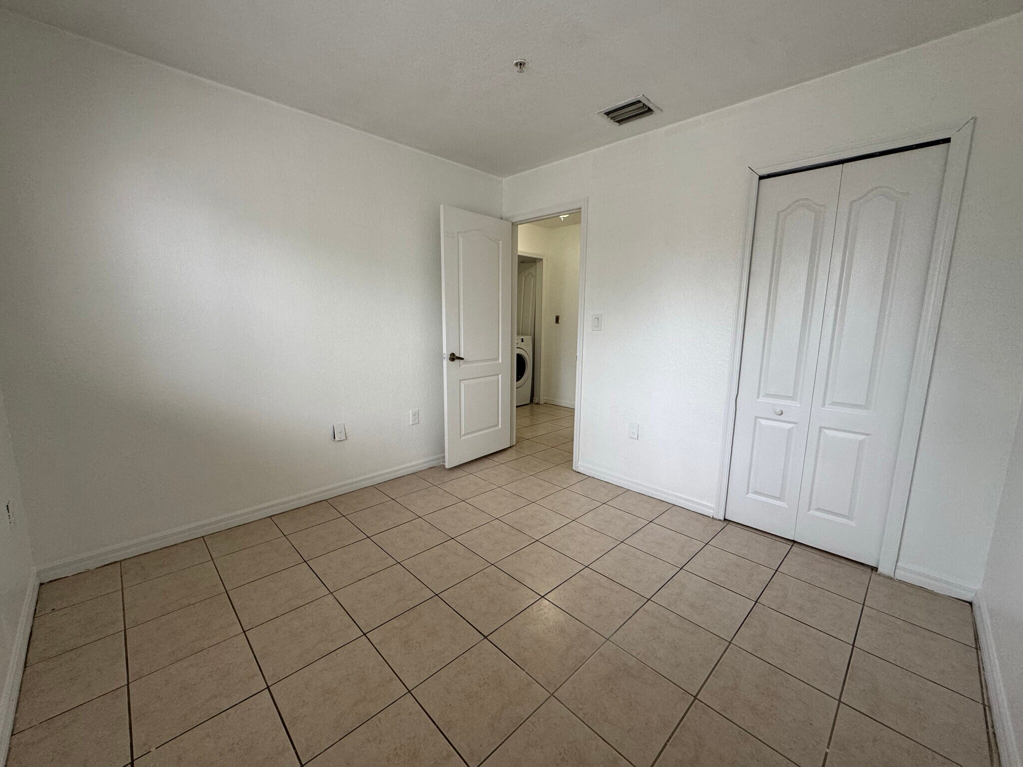 Building Photo - 8886 W Flagler St