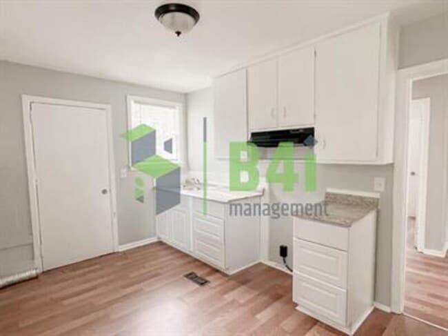 Building Photo - 159 Munson Dr