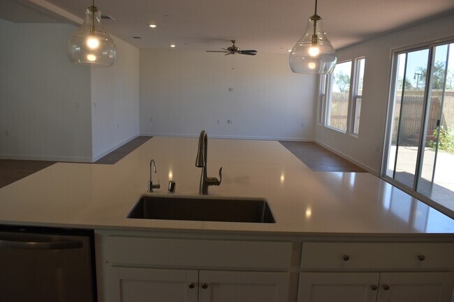 Building Photo - 1184 Atlantica Dr S