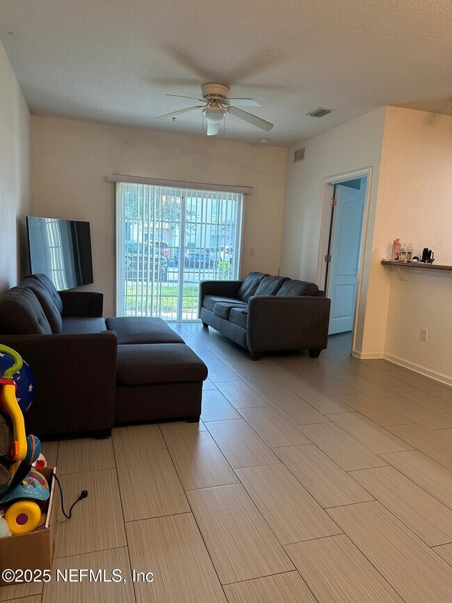 Building Photo - 4990 Key Lime Dr
