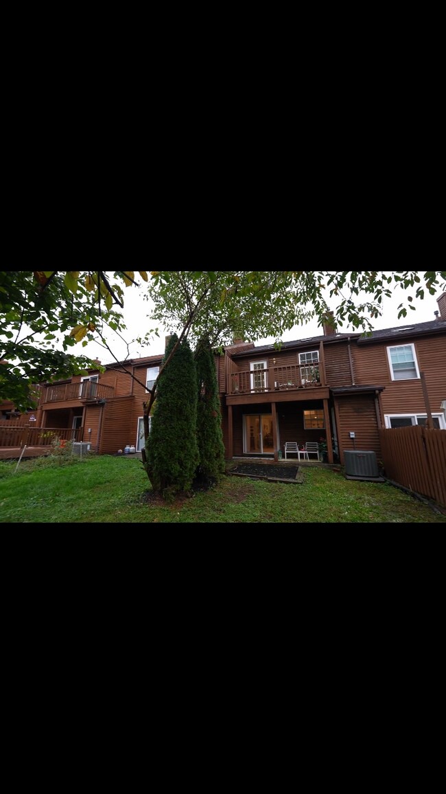 Building Photo - 110 Magnolia Ct