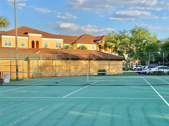 Building Photo - 5479 Vineland Rd