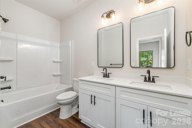 Building Photo - 3719 Davis Ave