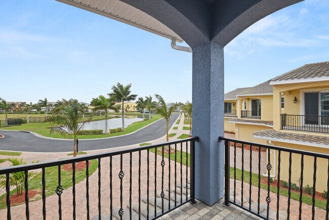 Building Photo - 132 Mediterranean Way