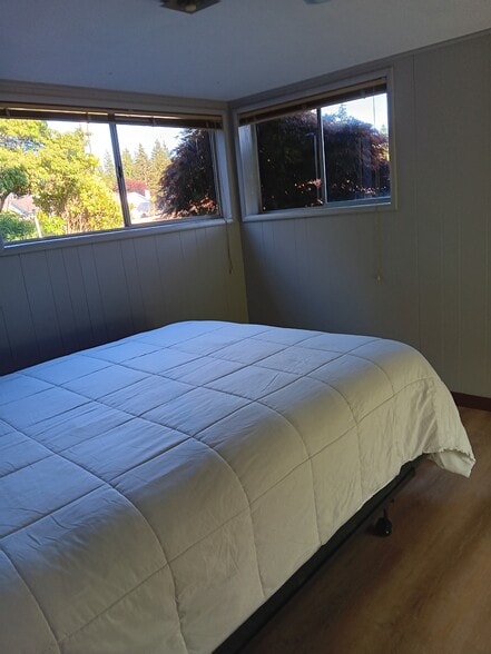 Building Photo - 604 Bel Aire Ave