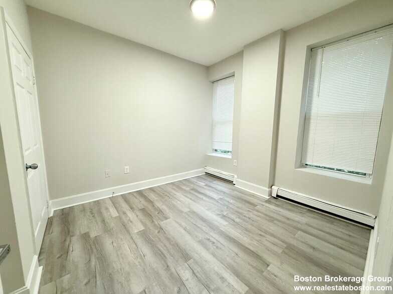 Building Photo - 15 Ruggles St