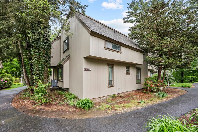 Building Photo - 46 Mallard Dr