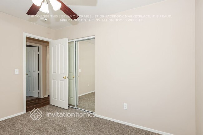 Building Photo - 7005 S 39th Dr