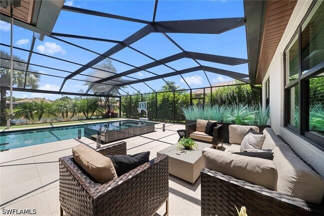 Building Photo - 7052 Live Oak Dr