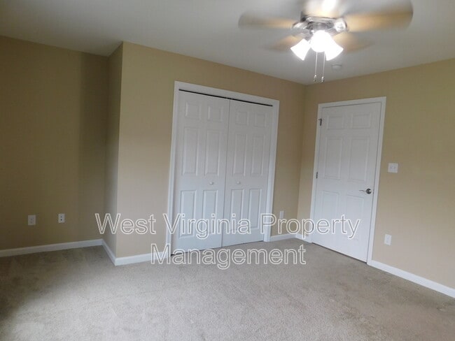 Building Photo - 198 Blackbird Village Cir