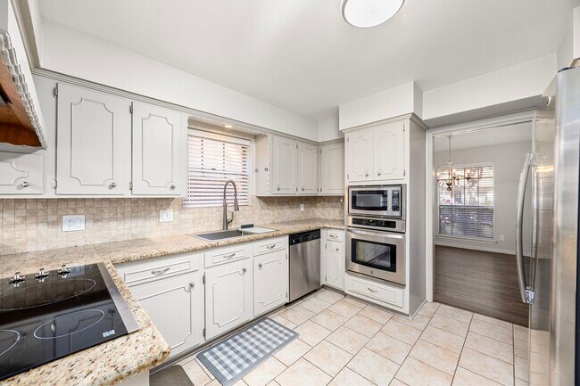 Building Photo - 11223 Oak Spring Dr