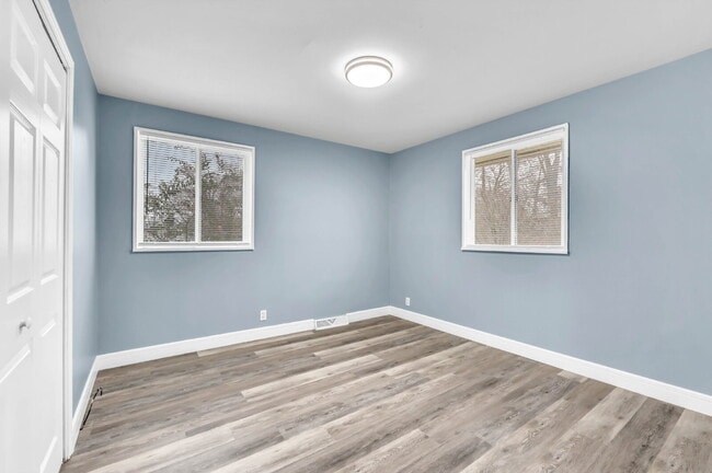 Building Photo - ???? Fully Renovated 3 Bedroom Home in a Convenient Clarksville Location!