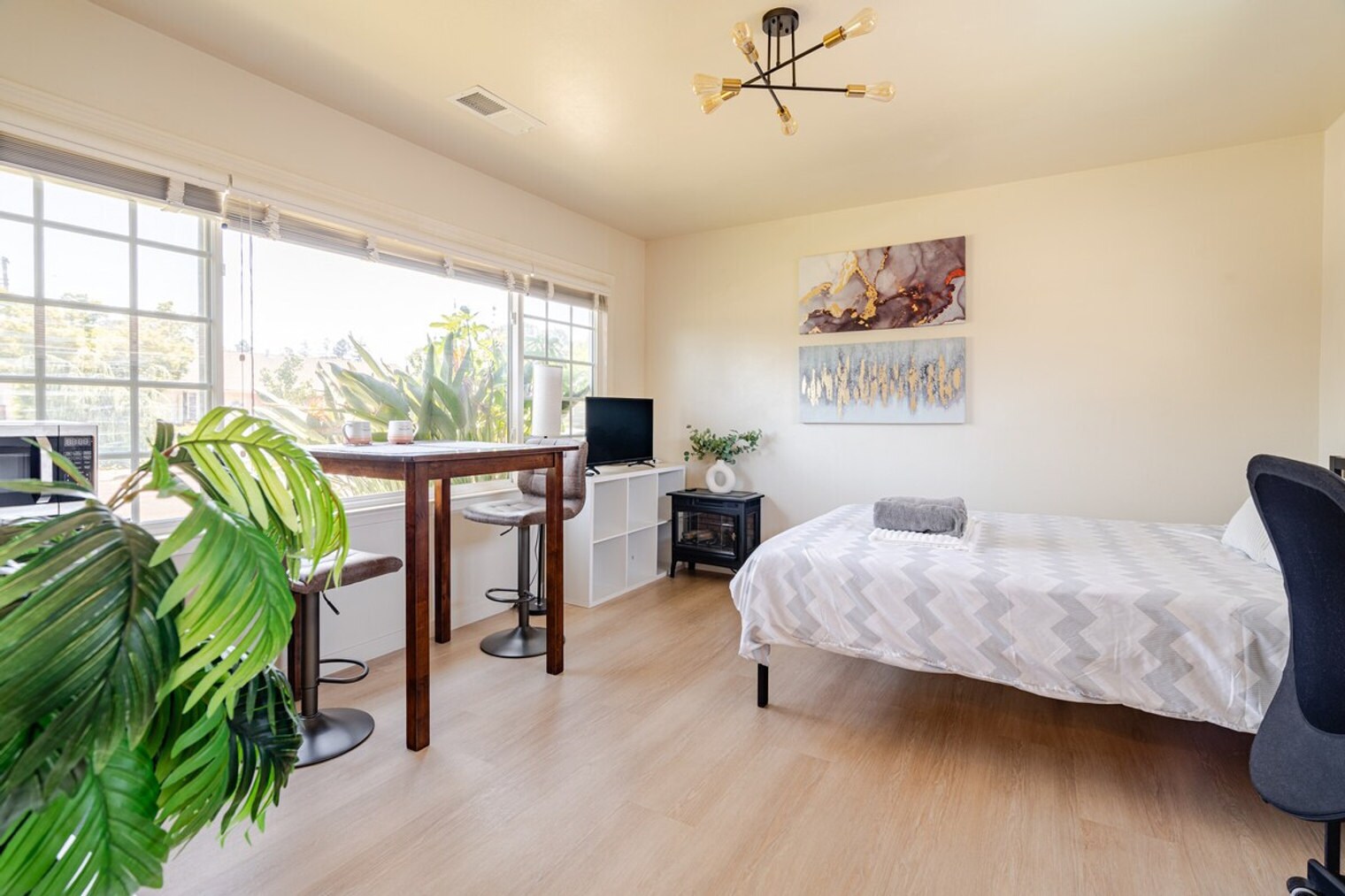 Building Photo - 945 Maryann Dr