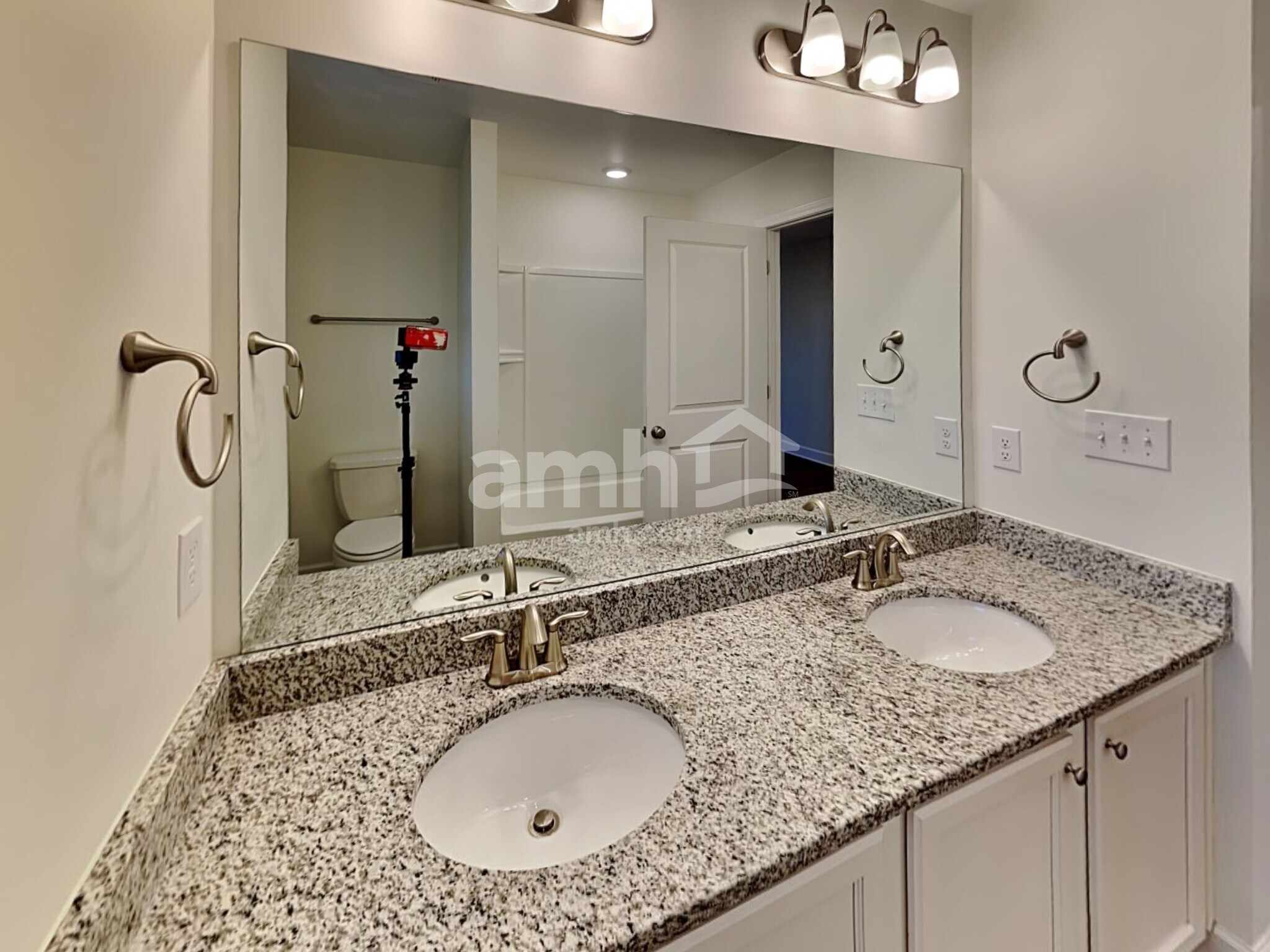 Building Photo - 4510 Tarpon Dr