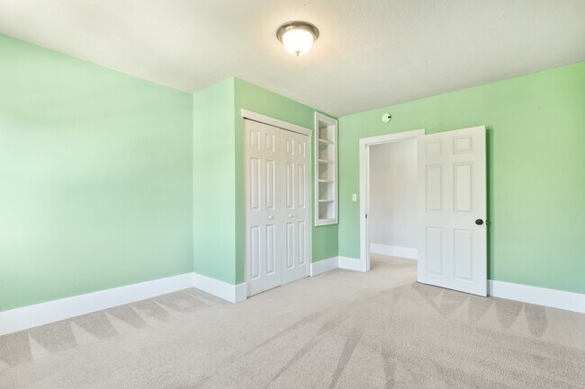 Building Photo - 9648 N Central St