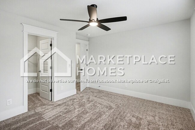 Building Photo - 556 Kingwood Ln