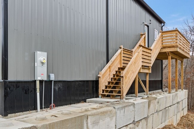 Building Photo - 2 Bedroom Shouse in Osage Beach