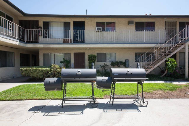 nice and safe common area yard/patio - 2890 E Artesia Blvd