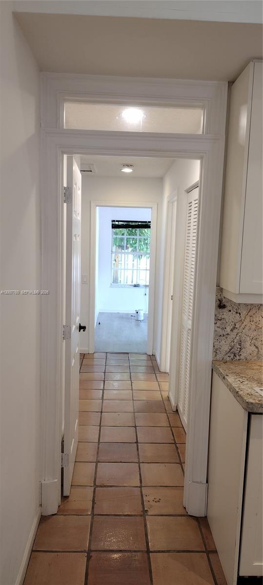 Building Photo - 659 Verona Pl