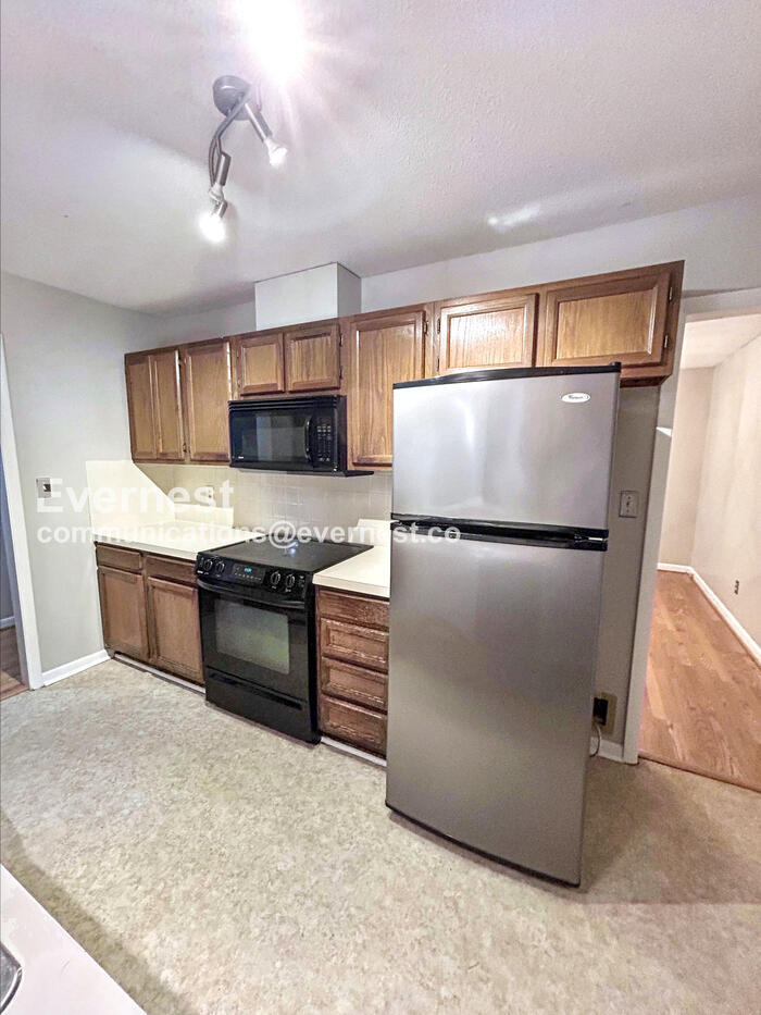 Building Photo - 57 Carrisbrooke Ln