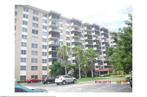 Building Photo - 4174 Inverrary Dr