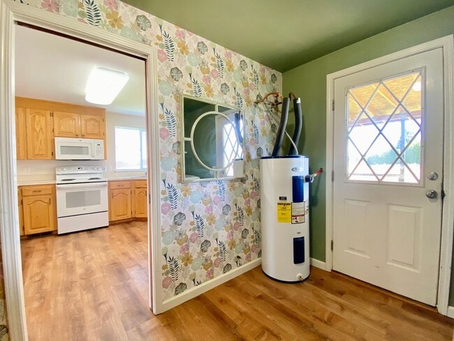 Building Photo - 3 Bedroom Home in Rural West Valley