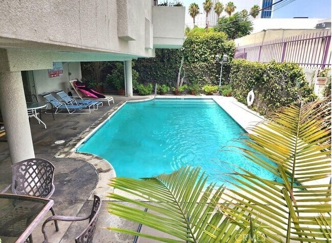 Building Photo - 14631 Dickens St