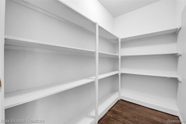 Building Photo - 107 Millstone Rd