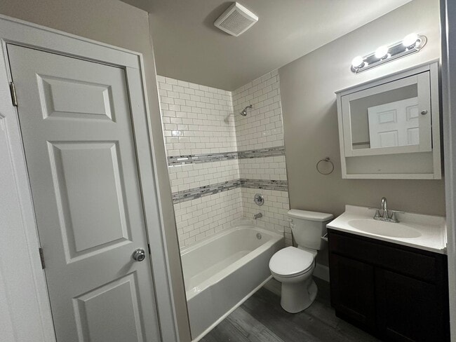 Building Photo - Large Open Concept 5BR/2BA Rent to Own Home