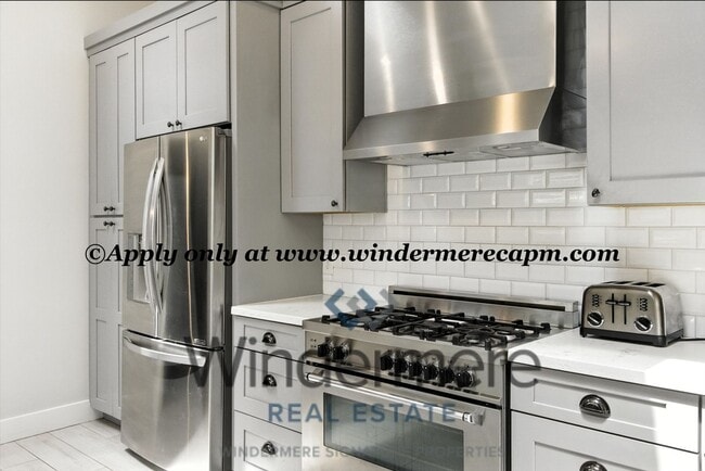 Building Photo - Timeless Modern Luxury 3 bedroom in one of...