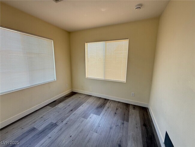 Building Photo - 8374 S Pioneer Way