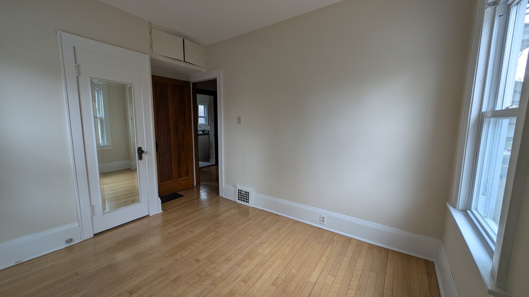 Building Photo - 569 N 65th St