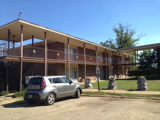 Apartment Complex - South Court Place